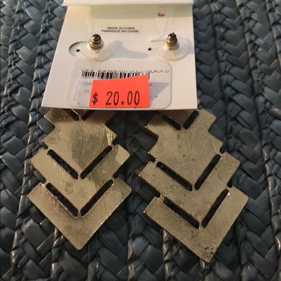 2/$30 EXPRESS EARRINGS  White  STONES  CLASSY - Picture 2 of 2